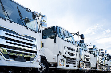 新たに追加された「自動車運送業分野」で特定技能を検討されている企業や登録支援機関は是非L&C行政書士事務所へ